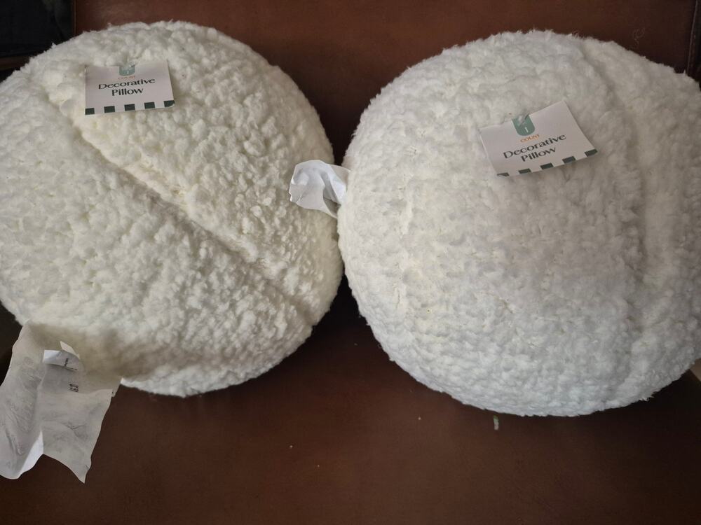 2 Target Decorative Pillows White‎ Fluffy Ball Shaped Throw Pillows s32
